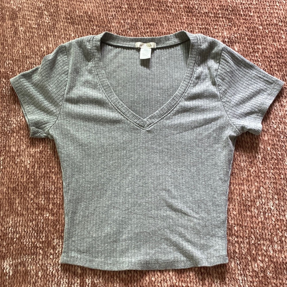 Grey v neck crop top